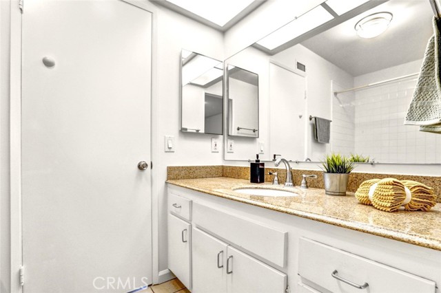 27142 Langside Avenue, Canyon Country CA: https://media.crmls.org/medias/6adcef81-18e7-466c-a3ba-010223ec1244.jpg
