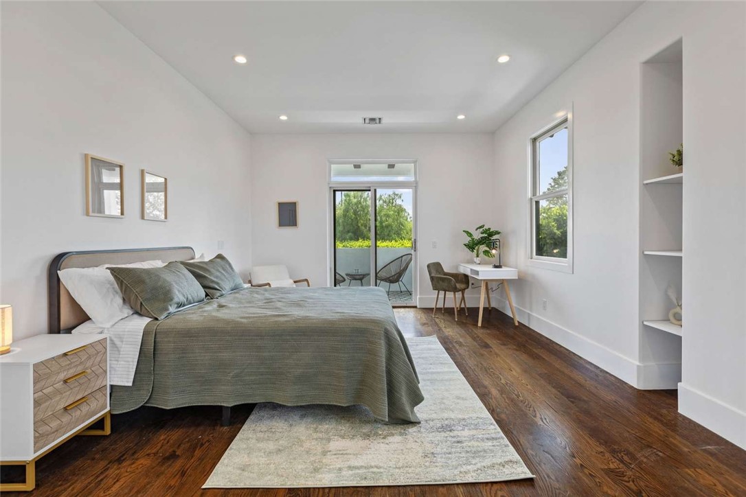 Detail Gallery Image 33 of 44 For 3496 Redwood Ave, Los Angeles,  CA 90066 - 4 Beds | 4/1 Baths