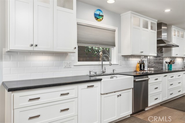 732 36th Street, Manhattan Beach, California 90266, 4 Bedrooms Bedrooms, ,3 BathroomsBathrooms,Residential,Sold,36th,SB21235456