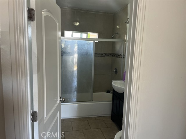 Detail Gallery Image 8 of 11 For 12021 S Willowbrook Ave, Compton,  CA 90222 - – Beds | – Baths