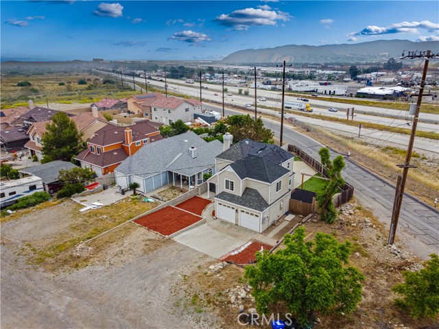 Detail Gallery Image 3 of 30 For 18529 Arrowhead Bld, San Bernardino,  CA 92407 - 3 Beds | 2/1 Baths