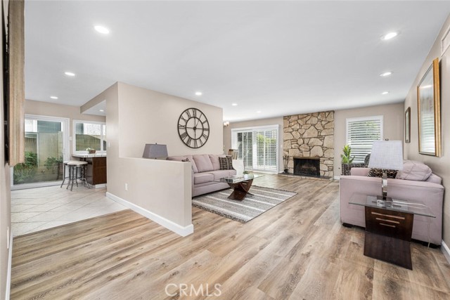 Detail Gallery Image 4 of 74 For 11348 Barbi Ln, Los Alamitos,  CA 90720 - 4 Beds | 2/1 Baths