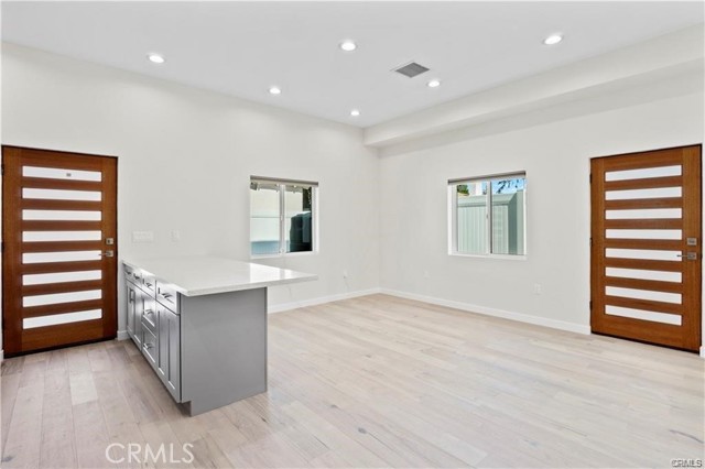 Detail Gallery Image 7 of 18 For 11428 Erwin, North Hollywood,  CA 91606 - 2 Beds | 2/1 Baths
