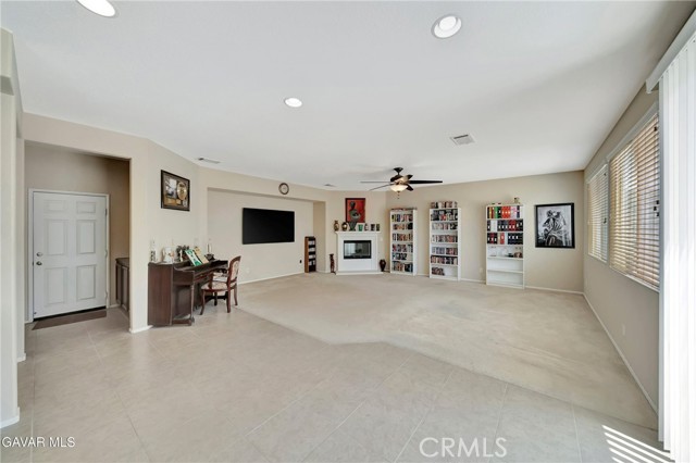 Detail Gallery Image 12 of 56 For 2354 Crimson, Rosamond,  CA 93560 - 4 Beds | 2/1 Baths