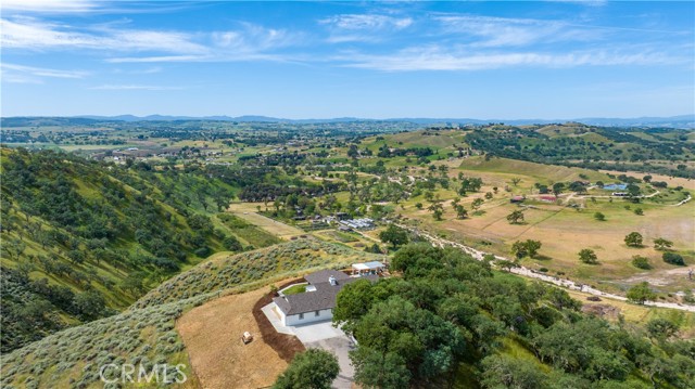 Detail Gallery Image 2 of 66 For 5530 El Pharo, Paso Robles,  CA 93446 - 5 Beds | 2/1 Baths