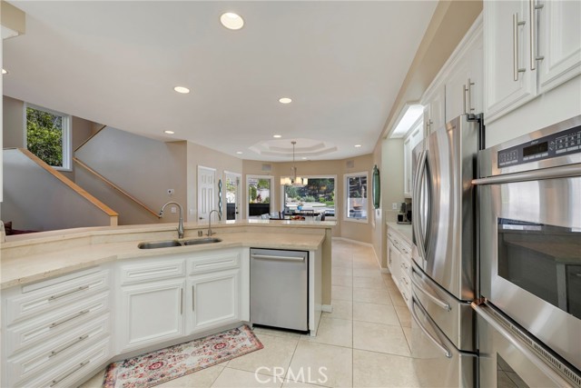 Detail Gallery Image 31 of 65 For 27702 Greenfield Dr, Laguna Hills,  CA 92653 - 7 Beds | 5/2 Baths