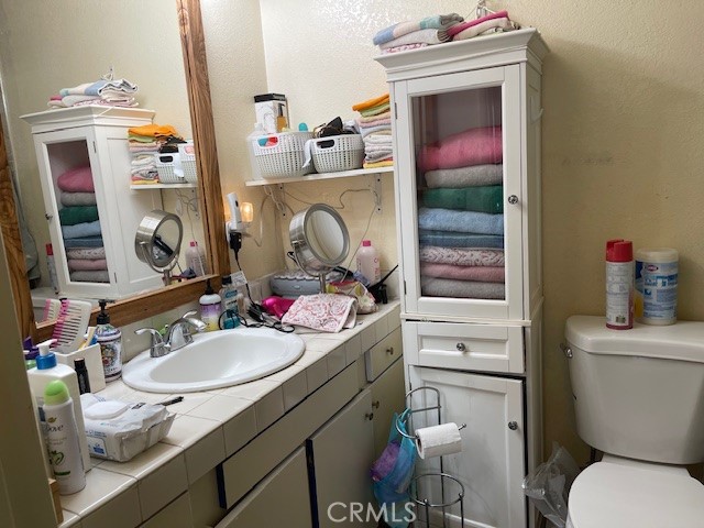 https://media.crmls.org/medias/6ae1a6c0-4f77-4655-98c7-dc4b1eebe0dc.jpg?preset=X-Large