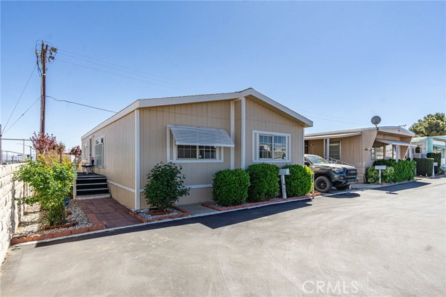 Detail Gallery Image 2 of 55 For 14411 Palmdale Rd #64,  Victorville,  CA 92392 - 3 Beds | 2 Baths