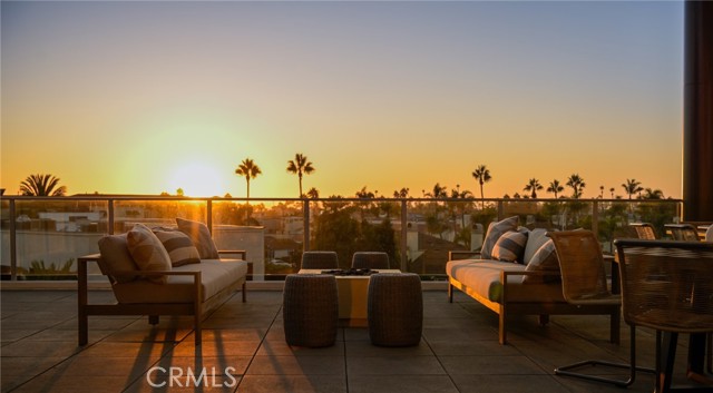 Detail Gallery Image 15 of 25 For 414 Main St. #210,  Huntington Beach,  CA 92648 - 2 Beds | 2/1 Baths