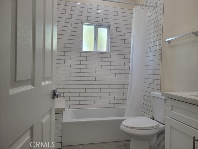 Detail Gallery Image 9 of 25 For 21753 Romar St, Chatsworth,  CA 91311 - 2 Beds | 2 Baths