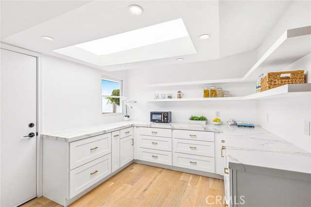 Detail Gallery Image 35 of 55 For 2309 Irvine Ave, Newport Beach,  CA 92660 - 4 Beds | 2/1 Baths