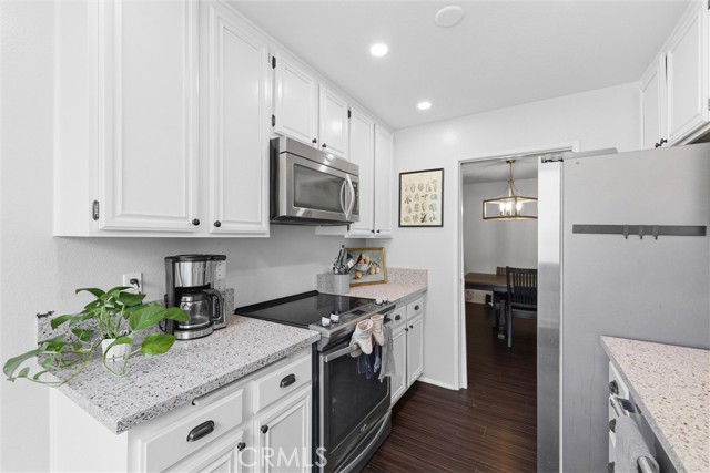 Detail Gallery Image 15 of 31 For 4275 via Arbolada #210,  Los Angeles,  CA 90042 - 2 Beds | 2 Baths