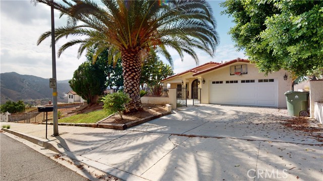 13895 Wallabi Avenue photo 2