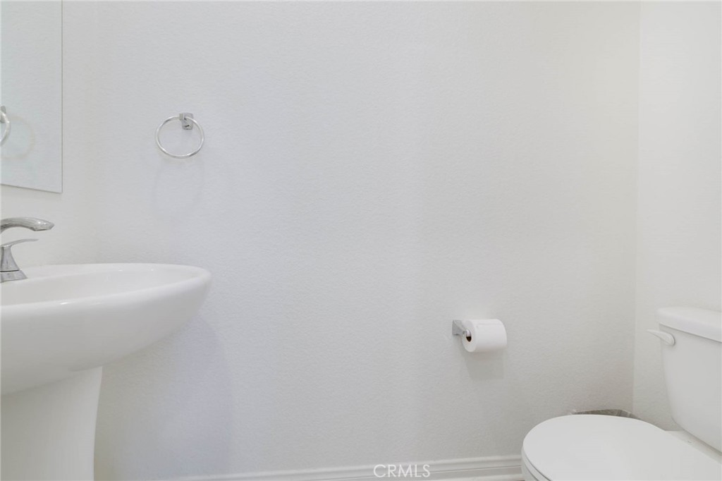 https://media.crmls.org/medias/6ae3dfce-d35e-470f-810a-0e30a2c58739.jpg?preset=X-Large