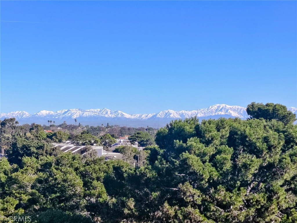 https://media.crmls.org/medias/6ae4107e-4d85-421e-84e5-b6f6dc4ab7a6.jpg?preset=X-Large