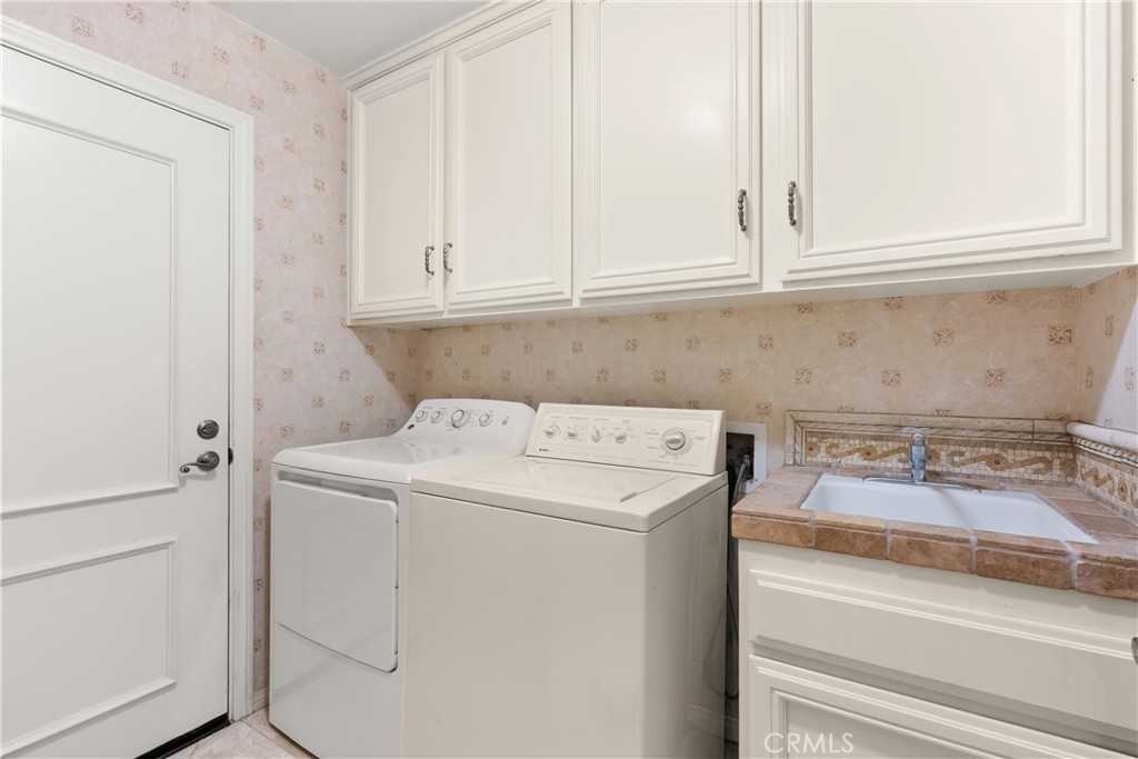 6ae471fa E156 4a39 B94b 53d3ffe77341