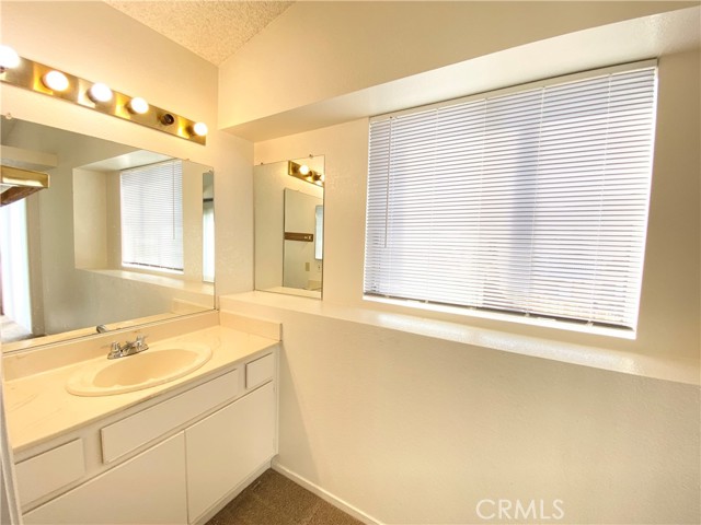 11369 Weinhart Court, Moreno Valley CA: https://media.crmls.org/medias/6ae53970-73ab-493f-a867-e882c823130e.jpg