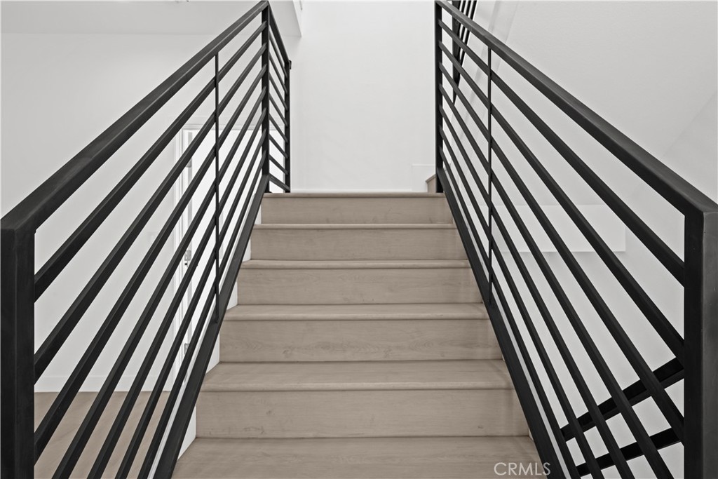 https://media.crmls.org/medias/6ae559a2-c602-42a0-a435-e366a9a272d8.jpg?preset=X-Large