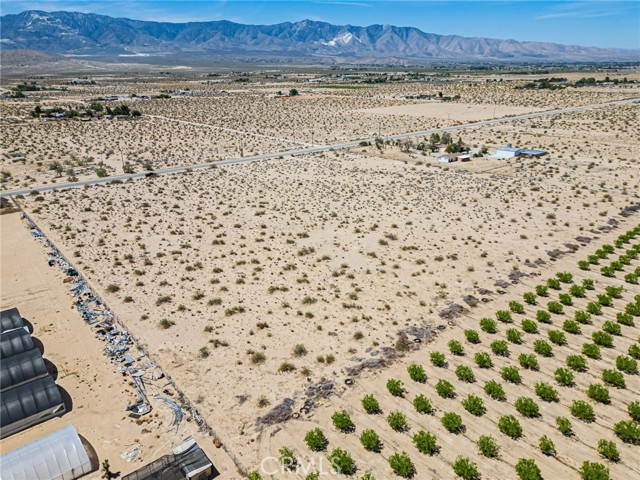 34700 Rabbit Springs Road, Lucerne Valley CA: https://media.crmls.org/medias/6ae5a6a1-5cad-41ba-b4cb-28e2f79a4ccd.jpg