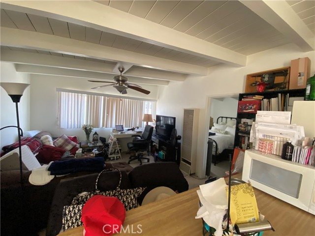 135 28th Street, Hermosa Beach CA: https://media.crmls.org/medias/6ae5b8c1-3374-4124-82e0-182b084e348d.jpg