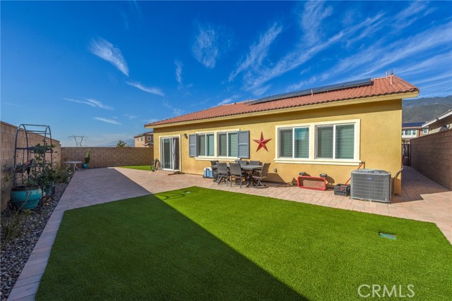 Detail Gallery Image 21 of 27 For 15537 Parry Peak Dr, Fontana,  CA 92336 - 3 Beds | 2 Baths