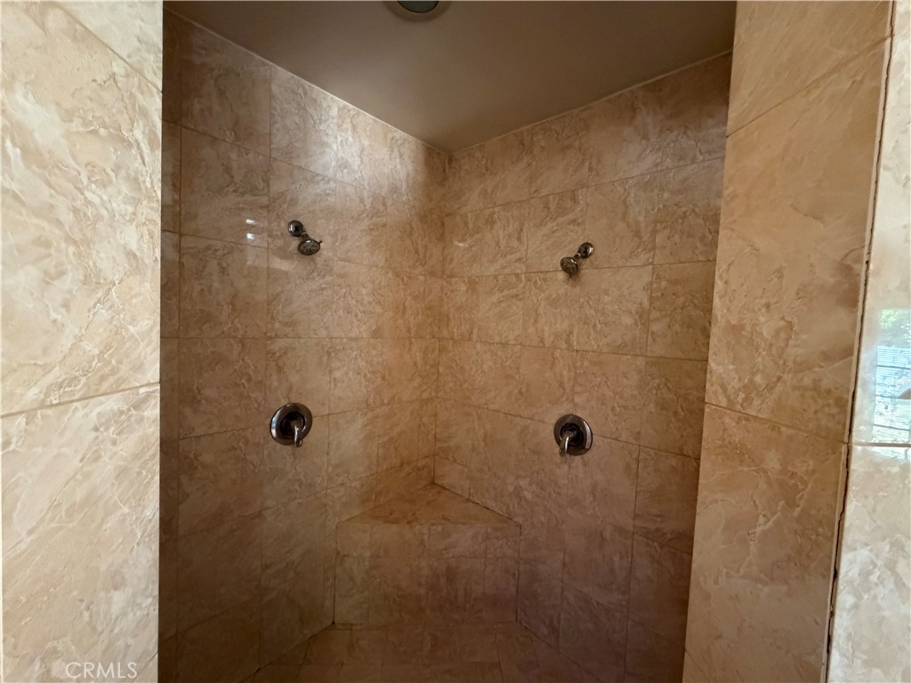 https://media.crmls.org/medias/6ae68949-cb2f-4656-b39c-597e50a47ccd.jpg?preset=X-Large