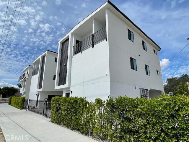 Image 1 of 21 For 11451 Victory Boulevard