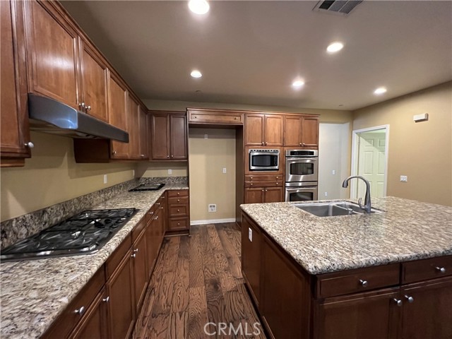 Detail Gallery Image 8 of 28 For 279 Cross Rail, Norco,  CA 92860 - 4 Beds | 3/1 Baths