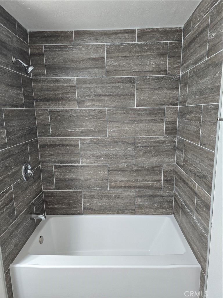 https://media.crmls.org/medias/6ae89d92-798e-4f71-99e8-ab83296b2da0.jpg?preset=X-Large