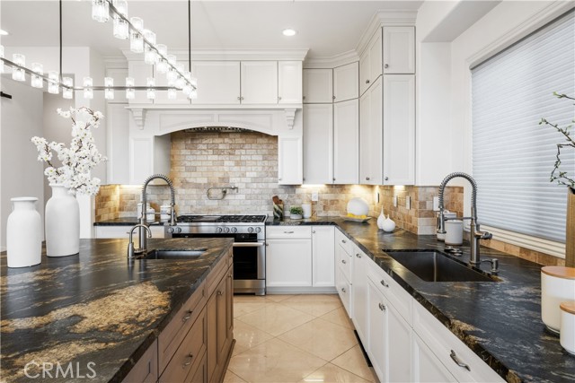 Detail Gallery Image 18 of 66 For 4090 Naples Ct, Yorba Linda,  CA 92886 - 6 Beds | 6/1 Baths