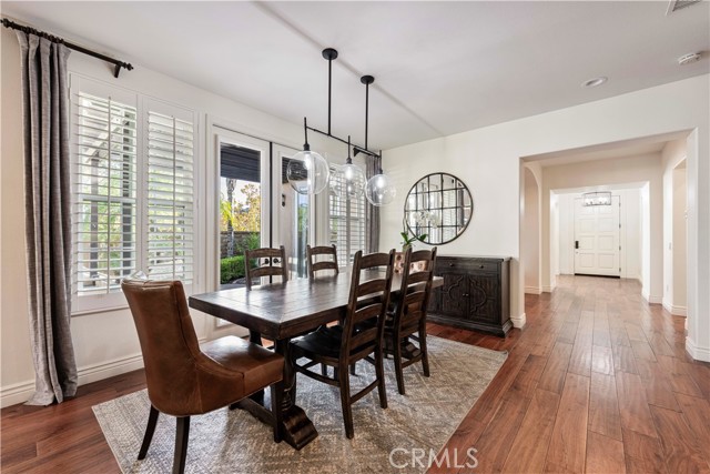 Detail Gallery Image 8 of 50 For 26101 Knoll Ct, Valencia,  CA 91381 - 5 Beds | 3/1 Baths