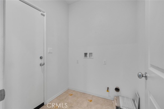 Detail Gallery Image 9 of 22 For 2017 Juniper Ln, Colton,  CA 92324 - 3 Beds | 2/1 Baths