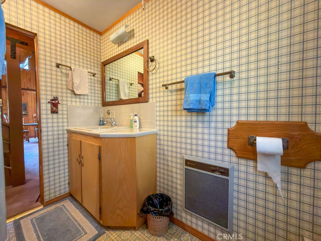 https://media.crmls.org/medias/6ae9ad3f-0934-49c9-b529-bb75acad6f88.jpg?preset=X-Large