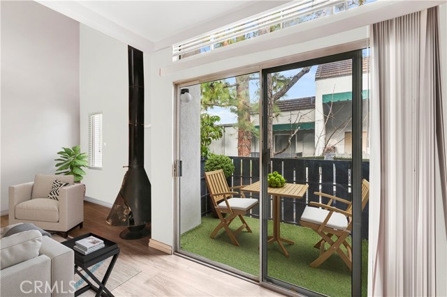 Detail Gallery Image 7 of 18 For 18645 Hatteras, Tarzana,  CA 91356 - 1 Beds | 1 Baths