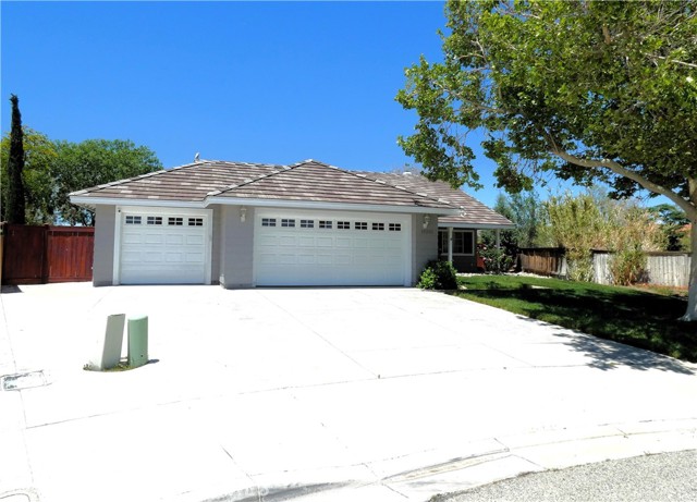 Detail Gallery Image 3 of 38 For 15202 Copper Canyon Cir, Victorville,  CA 92394 - 4 Beds | 2 Baths