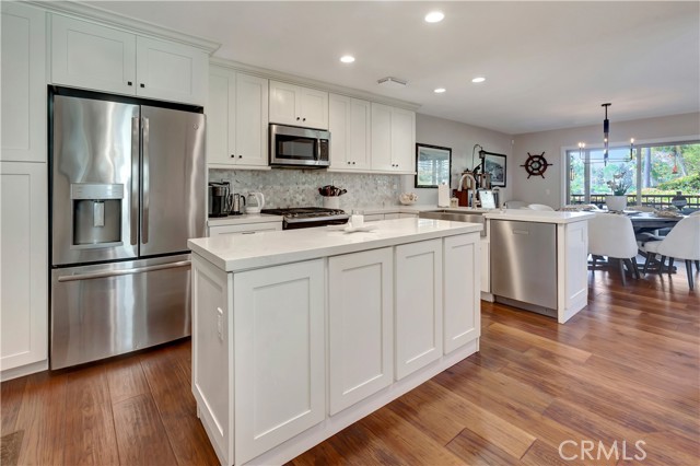 Detail Gallery Image 13 of 37 For 515 Bay Hill Dr, Newport Beach,  CA 92660 - 2 Beds | 2/1 Baths