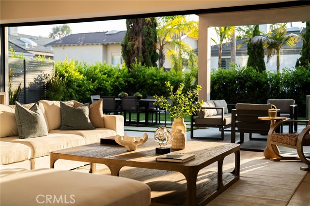 1721 Oak Avenue, Manhattan Beach CA: https://media.crmls.org/medias/6aeac02f-ff7e-4908-977f-9c10bdf7d359.jpg