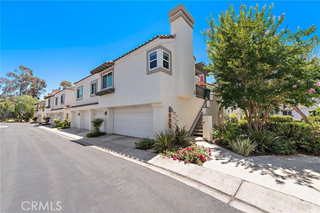 25 Via Tortuga, Rancho Santa Margarita CA: https://media.crmls.org/medias/6aeaf8eb-f353-4917-9639-845067097955.jpg