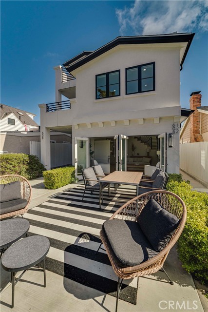 Detail Gallery Image 6 of 67 For 608 Heliotrope, Corona Del Mar,  CA 92625 - 4 Beds | 4 Baths