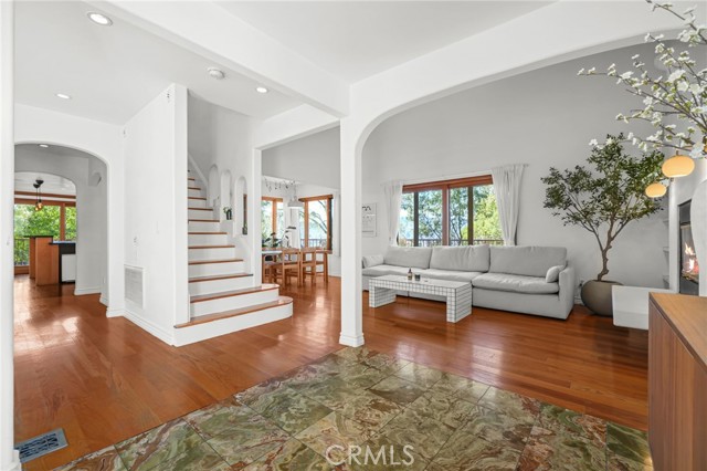 4104 Sea View Drive, Los Angeles CA: https://media.crmls.org/medias/6aec7055-34dd-4d40-97de-802fce0cd777.jpg