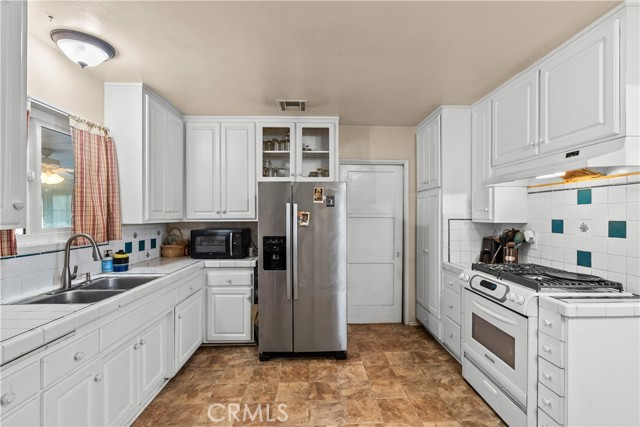 12468 Bradley Avenue photo 8