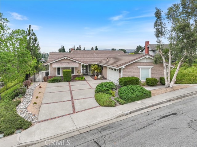 614 S Pathfinder Trail, Anaheim Hills CA: https://media.crmls.org/medias/6aecbe03-6355-4bd7-9303-8e775d23f6fb.jpg