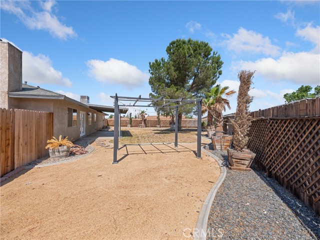 Detail Gallery Image 3 of 32 For 22620 Powhatan Rd, Apple Valley,  CA 92308 - 3 Beds | 2 Baths