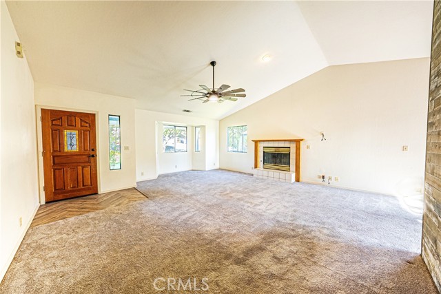 Detail Gallery Image 10 of 29 For 404 Peachtree Ln, Paso Robles,  CA 93446 - 3 Beds | 2 Baths