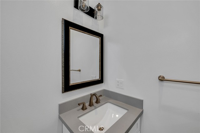 Detail Gallery Image 34 of 63 For 2304 Harriman Ln a,  Redondo Beach,  CA 90278 - 4 Beds | 3/1 Baths