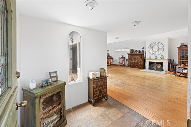 Detail Gallery Image 7 of 32 For 317 Walnut St, Costa Mesa,  CA 92627 - 4 Beds | 2 Baths