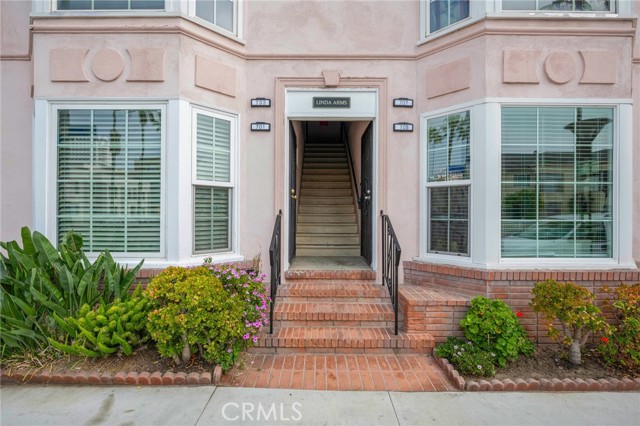 Detail Gallery Image 2 of 24 For 102 Lime Ave #1,  Long Beach,  CA 90802 - 1 Beds | 1 Baths
