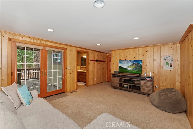 Detail Gallery Image 33 of 60 For 27276 Grizzly Ln, Lake Arrowhead,  CA 92352 - 4 Beds | 2 Baths