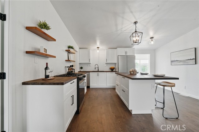 Detail Gallery Image 7 of 40 For 17222 Alameda Dr, Perris,  CA 92570 - 3 Beds | 2 Baths