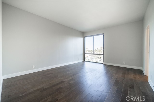 1310 E Ocean Boulevard, Long Beach CA: https://media.crmls.org/medias/6af13b3e-820e-4d6b-a4e7-fb8b59732793.jpg